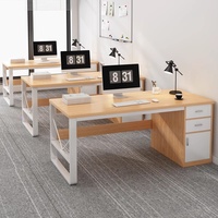 Ensemble bureau et chaise de bureau au design moderne et simple, panneau en bois de luxe, poste de travail pour le personnel, pour la maison ou le bureau, pour l'utilisation d'ordinateur