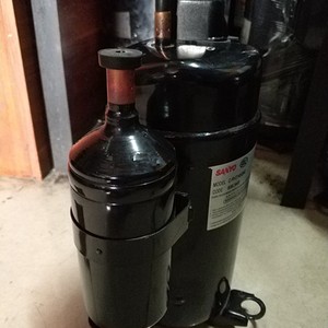 Compresseur scroll Sanyo C-RV212H92CB pour remplacement en climatisation et réfrigération - Product Image 1