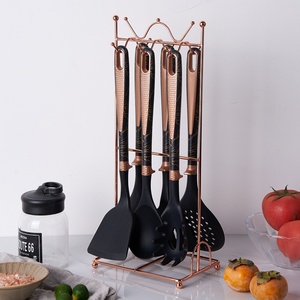 Ensemble d'ustensiles de cuisine de luxe en silicone rose doré avec support en marbre pour la maison - Product Image 2