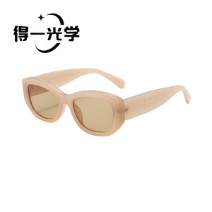 แว่นกันแดดทรงแคทอาย UV400 กรอบ PC สำหรับผู้หญิง ป้องกันแสงแดด ใช้กลางแจ้ง - Product Image 4