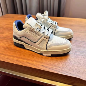 Calzado Versátil para Hombre a la Moda: Exterior de Cuero Beige, Plantillas con Espacio para Airtag, Ideal para Uso Diario, Deportes y Ocasiones de Moda - Product Image 2