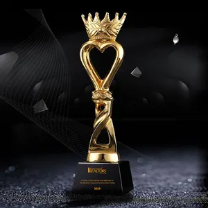 Lembrança da competição do trofénio do campeão da coroa banhada a ouro