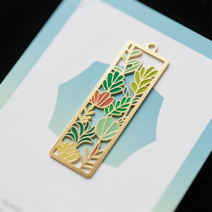 Marcadores de Lectura de Esmalte Suave Personalizados Vibrantes con Cierre de Mariposa para Regalos Adorables - Product Image 1