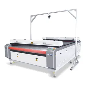 Machine de découpe laser co2 pour tissu, double tête laser 1820 100w caméra CCD avec système d'alimentation automatique pour non-métal