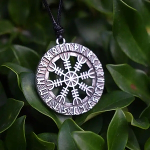 Cadena Vegvisir con Colgante de Brújula Vikinga y Runas Nórdicas, Amuleto de Protección Vikinga, Joyería de Mitología Nórdica - Product Image 4