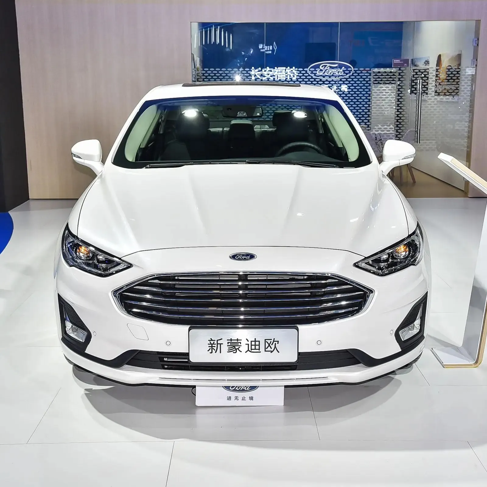 2023 FORD Mondeo médio carro 4 portas 5 lugares sedan 2.0T/L4/238 cavalos de potência para venda com alta qualidade FORD Mondeo