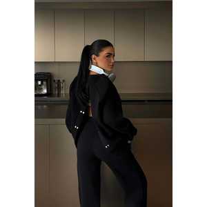 Ensemble de survêtement vintage noir Revovy en nylon respirant et léger avec capuche et logo, grande taille, pour l'hiver - Product Image 4