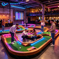 Projet d'amusement à haut retour sur investissement : Mini-golf d'aventure 9 ou 18 trous avec thème néon sombre personnalisé
