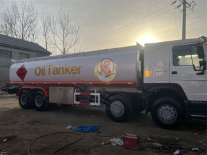 Réservoir de carburant KATE HOWO NX371 4*8 Sinotruk 371hp 10000-45000 Litres, citerne à essence, transport d'énergie, réservoir d'huile HOWO 371 - Product Image 2