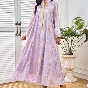 Robe Abaya de luxe fantaisie avec estampage doré et peinture de couleur pour femmes musulmanes Fournisseur OEM ODM - Product Image 4