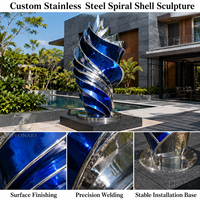 Sculpture en spirale en acier inoxydable sur mesure, artisanat métallique poli miroir, grande œuvre d'art extérieure durable pour hôtel, complexe hôtelier et jardin