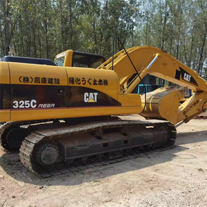 Excavatrice Caterpillar 325C d'occasion en bon état de marche, 25 tonnes, avec moteur de 140 kW et la plus grande réduction en vente - Product Image 4