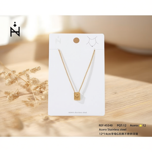 Colgante con Letra G de 12x14cm, Chapado en Oro, Acero Inoxidable, Collar Minimalista Unisex para Uso Diario, Joyería Fina - Product Image 4