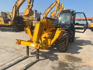 Chariot télescopique JCB 540-140 d'occasion, 4 tonnes, hauteur de levage 14 m, 4 roues motrices, pour la manutention de matériaux de construction - Product Image 4