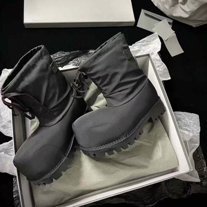 รองเท้าบูทหิมะดีไซน์หรูคุณภาพสูงจากโรงงานขายส่ง รองเท้าบูทหิมะบุขนหนานุ่มสบายสำหรับผู้ชายและผู้หญิง - Product Image 6