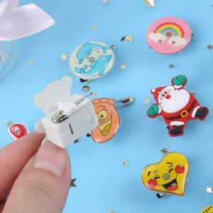 เข็มกลัดอะคริลิคหลากสีเปลี่ยนโลโก้ได้ตามต้องการ - Product Image 2