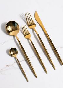 Ensemble de couverts en métal faits à la main avec une finition élégante pour les restaurants, les hôtels et la présentation contemporaine de la table à manger - Product Image 6