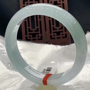 <span class=keywords><strong>Bracciale</strong></span> in Vero <span class=keywords><strong>Giada</strong></span> del Myanmar da Donna, <span class=keywords><strong>Bracciale</strong></span> in <span class=keywords><strong>Giada</strong></span> Ghiacciata Verde Chiaro e Bianco con Fiori Fluttuanti, <span class=keywords><strong>Bracciale</strong></span> in <span class=keywords><strong>Giada</strong></span> Trasparente Effetto Ghiaccio - Product Image 2