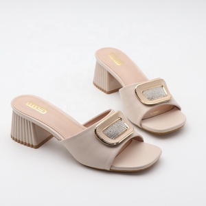Y nuovo stile open-toe alla moda 42 big size block goffo donna scarpe con tacco da donna con strass sandali con tacco - Product Image 5