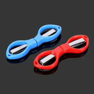 Tijeras de Plástico en Forma de Ocho, Cuchillas de Acero Inoxidable, Color Rojo y Azul, Cortadores de Línea de Pesca, Tijeras Plegables de Viaje, Tijeras de Regalo - Product Image 1