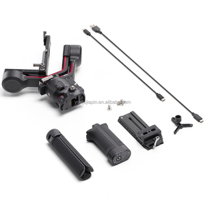 Stabilisateur de caméra DJI RS <span class=keywords><strong>3</strong></span> à <span class=keywords><strong>3</strong></span> axes pour appareil photo reflex numérique et caméra cinéma, construction en fibre de carbone, écran tactile couleur RS3 - Product Image 2