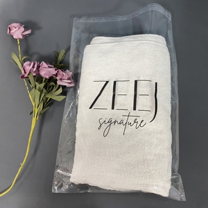 ถุง OPP สำหรับบรรจุภัณฑ์เสื้อผ้าผู้หญิงและกางเกงยีนส์ผู้ชาย แบบขายส่งจากโรงงาน รับทำโลโก้ตามสั่ง พร้อมเทปกาวในตัว เหมาะสำหรับร้านบูติก - Product Image 1