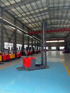 Apilador de palés de carretilla elevadora eléctrica Crown de 1 tonelada y 1,5 toneladas a la venta apilador de palés de alto alcance de contrapeso - Product Image 3