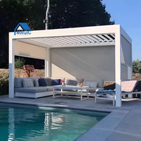 Pergola motorisée de luxe en aluminium avec lames bioclimatiques réglables, gazebo extérieur étanche avec éclairage LED pour patio de villa