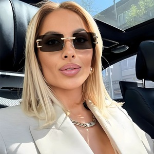 <span class=keywords><strong>Vogue</strong></span> sans monture métal griffe Design lunettes <span class=keywords><strong>de</strong></span> <span class=keywords><strong>soleil</strong></span> 2025 rétro dégradé sans cadre lunettes <span class=keywords><strong>de</strong></span> <span class=keywords><strong>soleil</strong></span> haute qualité Hip Hop populaire lunettes hommes femmes - Product Image 1