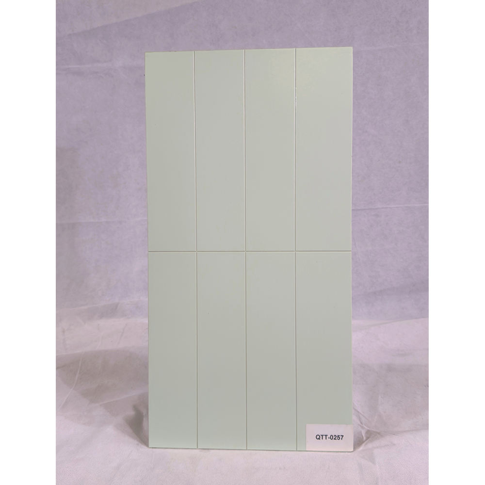 สีเขียวอ่อน