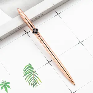 Nieuwigheid Gift Clover Balpennen Custom Logo Slim Rose Gold Metalen Balpen Met Bloem Op Clip