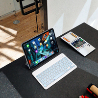 Keyboard Bluetooth Eksternal Multi Tombol Ringan Portabel Tipe-C yang Dapat Diisi Ulang Secara Nirkabel untuk iPad