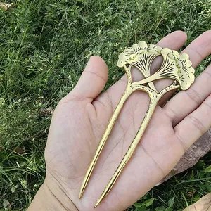 Pinza para el <span class=keywords><strong>pelo</strong></span> floral <span class=keywords><strong>con</strong></span> diseño de polilla oculta para mujer, regalo único para el Día de la Madre, accesorio mágico de brujería, horquilla para el <span class=keywords><strong>pelo</strong></span> - Product Image 4