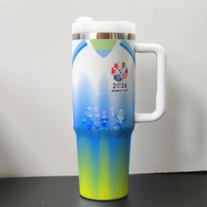 Nouvelle arrivée : Tasse isotherme de sport pour le football, 40 onces, réutilisable, portable, pour l'extérieur, tasse de voyage, tasse à café avec poignée - Product Image 4