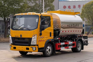 HOWO 5M3 Emulsified Bitumen Sprayer Truck Constant Temperature Asphalt Distributor For Cold Mix Pavement Projects - Product Image 5