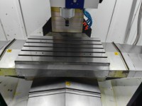 Centre d'usinage CNC OEM DIY de haute précision V800 Fraiseuse verticale légère à trois rails linéaires Conteneur de 40 pieds