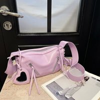 Sac bandoulière pour femme, style moto tendance, fermeture éclair, rivets en PU, sangle unique, nouveau modèle décontracté pour les trajets quotidiens, 2024