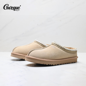 Bottes de neige UG pour femmes personnalisables OEM - Chaussons chauds d'hiver doublés de cachemire à semelle épaisse, chaussures d'intérieur et d'extérieur antidérapantes pour femmes - Product Image 1