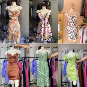 Fournisseur en gros de ballots de vêtements d'été d'occasion pour femmes, en polyester/coton, envoi aléatoire, styles variés - Product Image 4