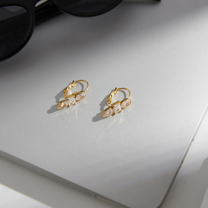 J&D Jewelry - Pendientes de <span class=keywords><strong>Acero</strong></span> <span class=keywords><strong>Inoxidable</strong></span> con Circonita Geométrica y Oro de 18K, Resistentes al Agua, Modernos, con Cierre de Palanca para Mujer - Product Image 6