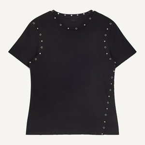 เสื้อยืดแขนสั้นสีดำสำหรับผู้ชาย คอทรงโอ ทรงเข้ารูป แต่งห่วงโลหะสีเงิน สไตล์ลำลอง - Product Image 1