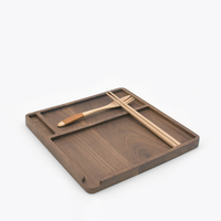 Plateau en bois d'acacia classique de taille personnalisée avec logo d'usine en gros pour le café, les fruits, les aliments, les assiettes en bois de noyer