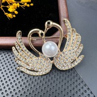 Broche en perles scintillantes, exquise pour les occasions spéciales, broche en cristal tournesol pour femmes, accessoires de bijoux intemporels