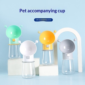 Bouteille d'eau portable pour animaux de compagnie - Hydratation instantanée à la simple pression d'un bouton pour votre compagnon à fourrure en déplacement - Product Image 3