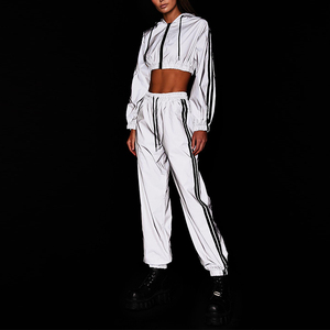 Giacca a Vento da <span class=keywords><strong>Donna</strong></span> Personalizzata con Zip Frontale, <span class=keywords><strong>Oversize</strong></span>, Riflettente, <span class=keywords><strong>Impermeabile</strong></span>, di Alta Qualità - Product Image 6