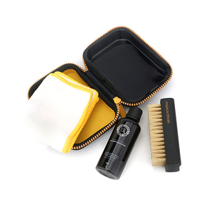 ATHLETIC SHOE CLEANER KIT limpiador de espuma suave no irrita y no daña el material de los zapatos, dejándolos brillantes - Product Image 1