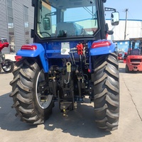 Russischer Landwirtschaftstraktor 120 PS Automatikmotor 4WD Radtraktor mit 36 Scheiben Scheibenrechen Grabenfräse Pumpe