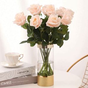 Ramo de Rosas Rojas Artificiales al por Mayor para Bodas, Día de la Madre, Decoración Navideña - Alta Calidad y Protección Ambiental - Product Image 2