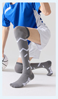 Chaussettes de football hautes avec semelle antidérapante et bordure extra longue pour femmes et hommes adultes
