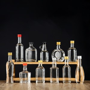 Lindo Pequeño 30ml 50ml 70ml 100mL Botella <span class=keywords><strong>de</strong></span> copa <span class=keywords><strong>de</strong></span> vino Jugo <span class=keywords><strong>de</strong></span> fruta Whisky Brandy Botella <span class=keywords><strong>de</strong></span> <span class=keywords><strong>tequila</strong></span> Botella <span class=keywords><strong>de</strong></span> vidrio <span class=keywords><strong>de</strong></span> licor transparente creativa - Product Image 1